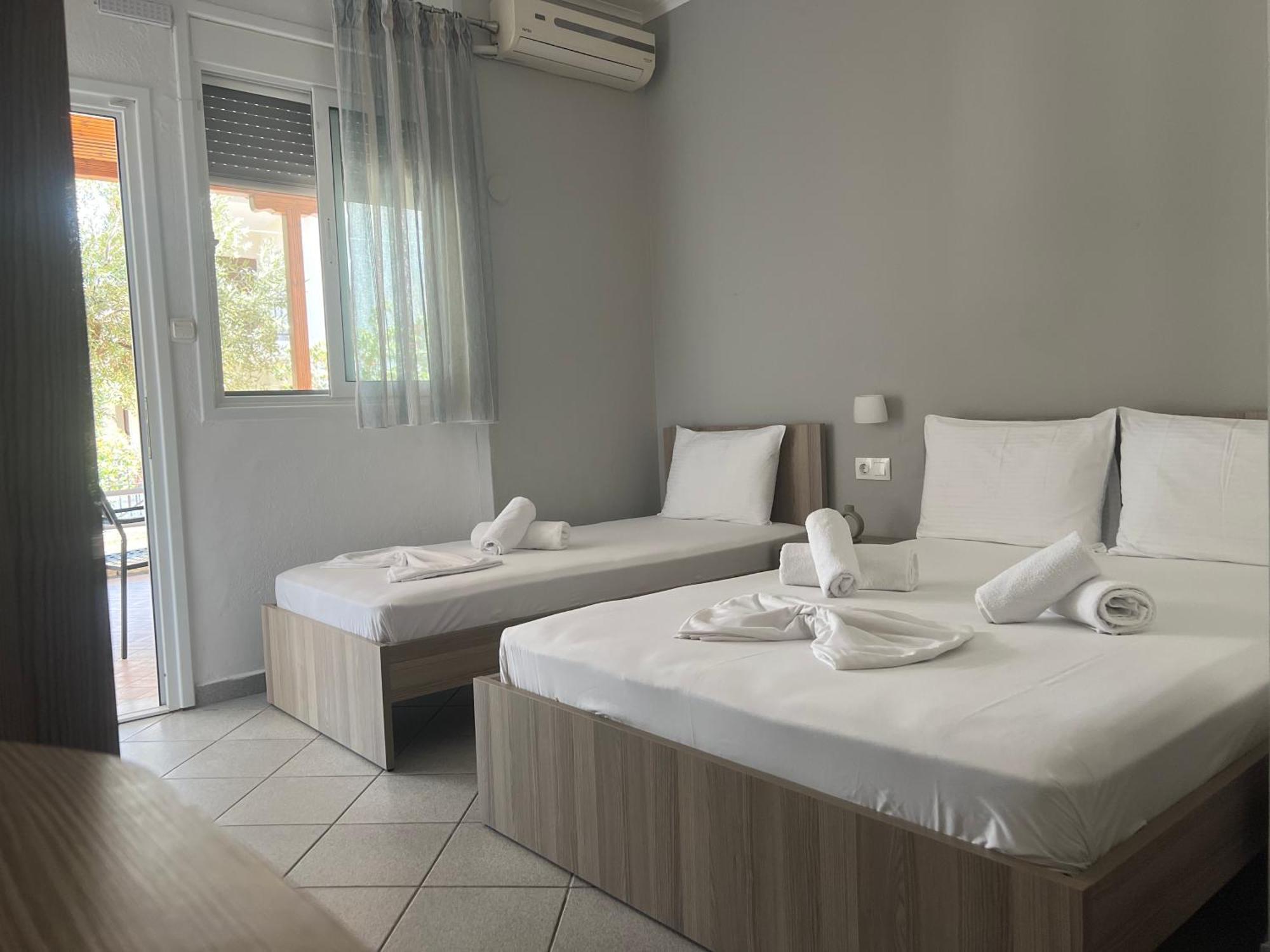 Villa Kostas Accommodations - Vrasná Esterno foto