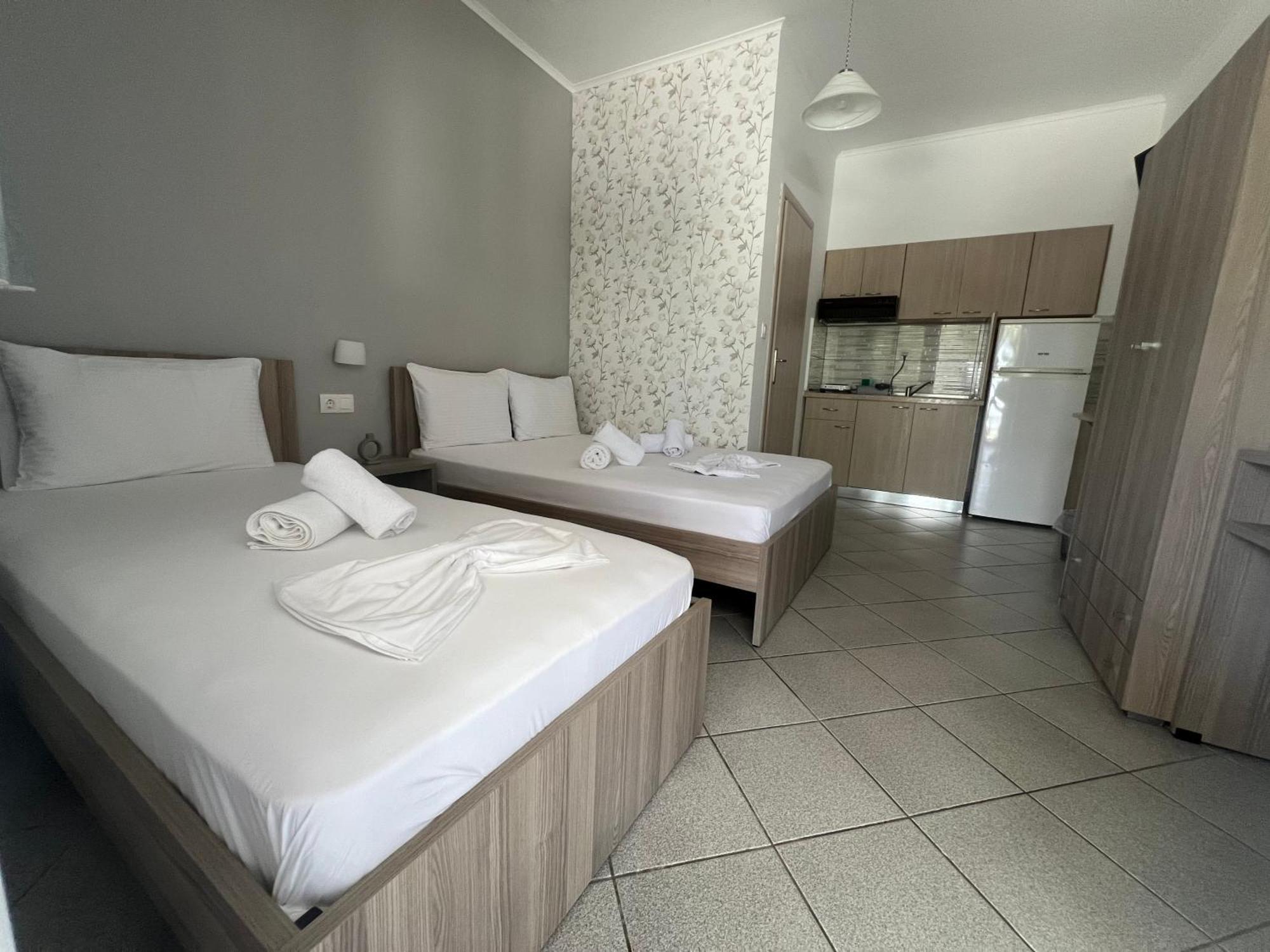 Villa Kostas Accommodations - Vrasná Esterno foto